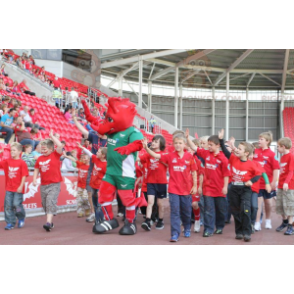 BIGGYMONKEY™ Mascottekostuum Red Dragon in groene sportkleding