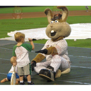 BIGGYMONKEY™ Mascot Costume Brown Giant Rabbit In Baseball