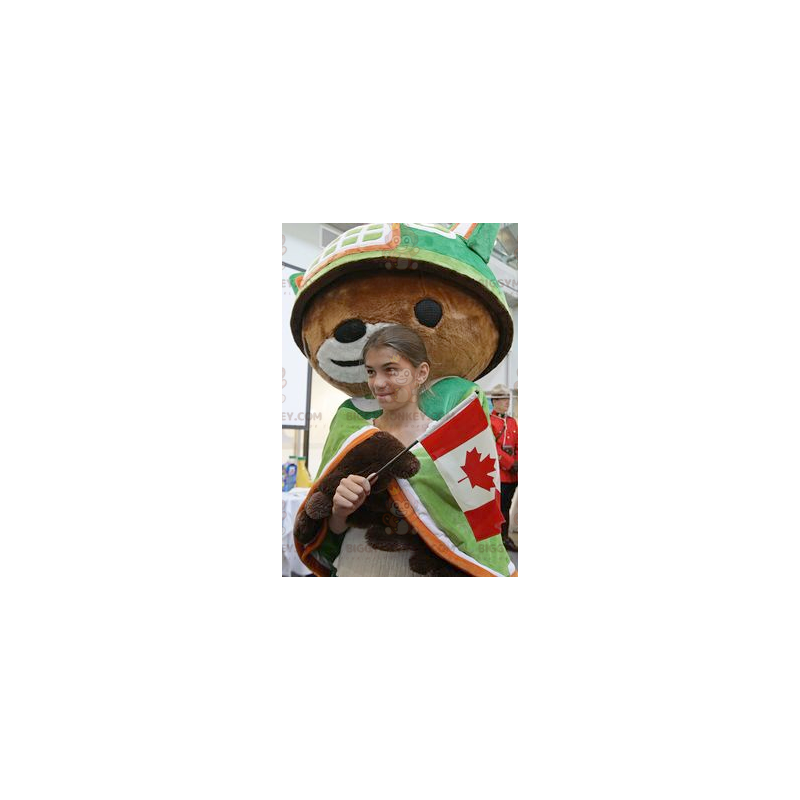 Brun björn BIGGYMONKEY™ maskotdräkt med grön cape och hjälm -