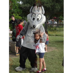Maskot BIGGYMONKEY™ Kostým šedého a bílého vlka ve sportovním