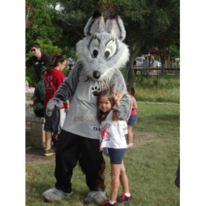 BIGGYMONKEY™ Mascot Costume Gray and White Wolf In Sportswear -