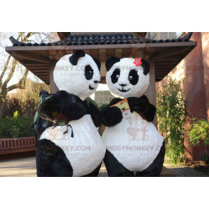 2 BIGGYMONKEY™s schwarz-weißes Panda-Maskottchen -