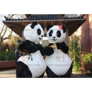 2 BIGGYMONKEY™s schwarz-weißes Panda-Maskottchen -