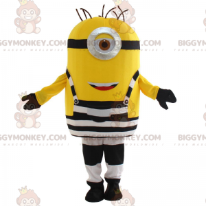 Minions kostuum gekleed in zwart-witte overalls -