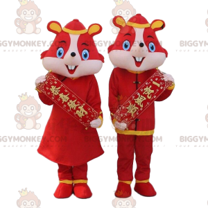 2 kostuums van rode muizen, hamsters in Aziatische outfits -