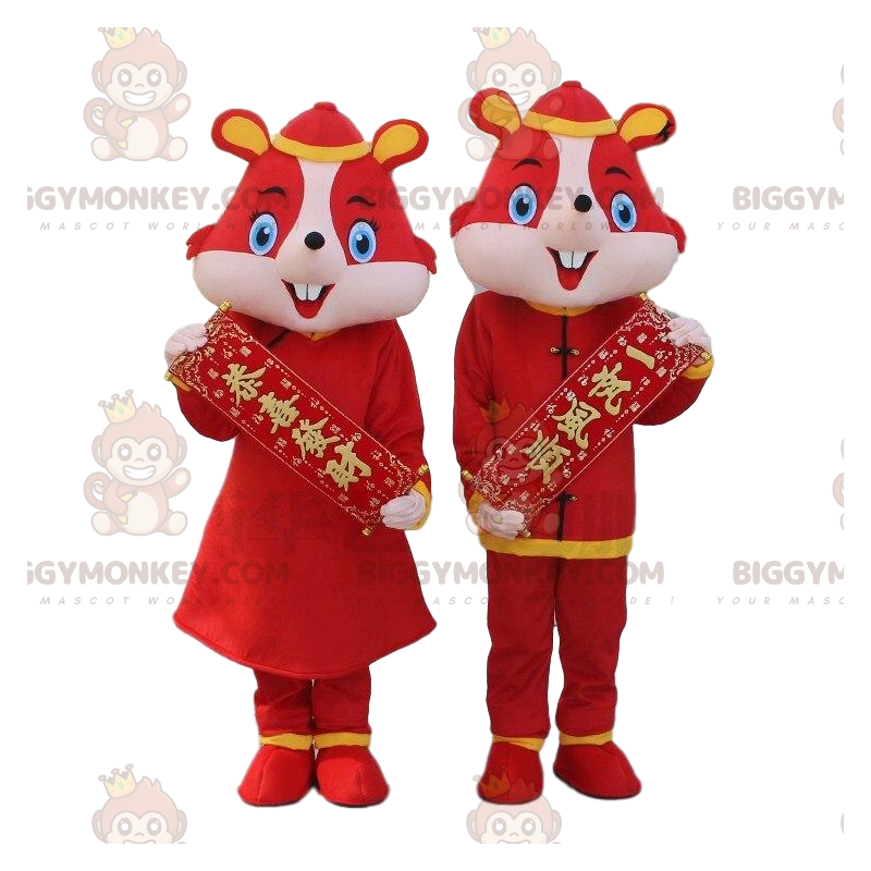 2 kostuums van rode muizen, hamsters in Aziatische outfits -
