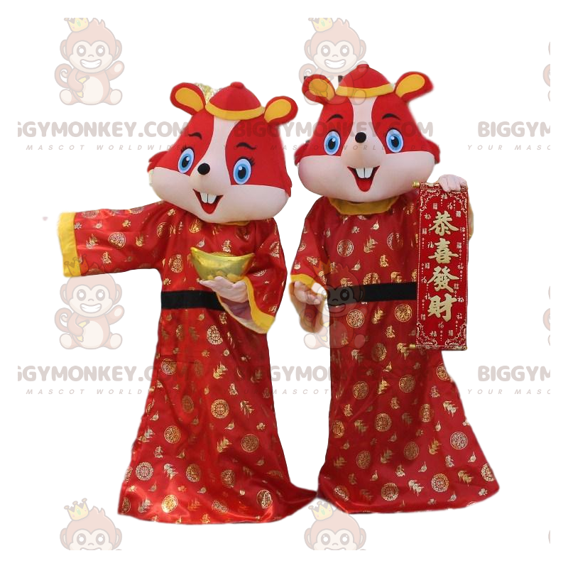 2 kostuums van rode hamsters, muizen in Aziatische outfits -