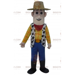 Förklädnad av Woody, den berömda sheriffen i den tecknade Toy