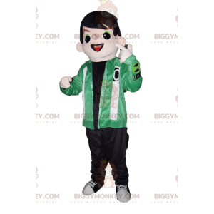 Snygg ung pojke BIGGYMONKEY™ maskotdräkt med grön jacka -