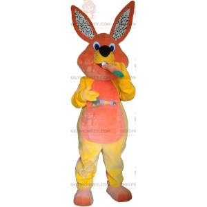 Costume mascotte coniglio arancione e giallo con carota
