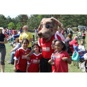 BIGGYMONKEY™ mascottekostuum bruine hond in rood sportkleding -