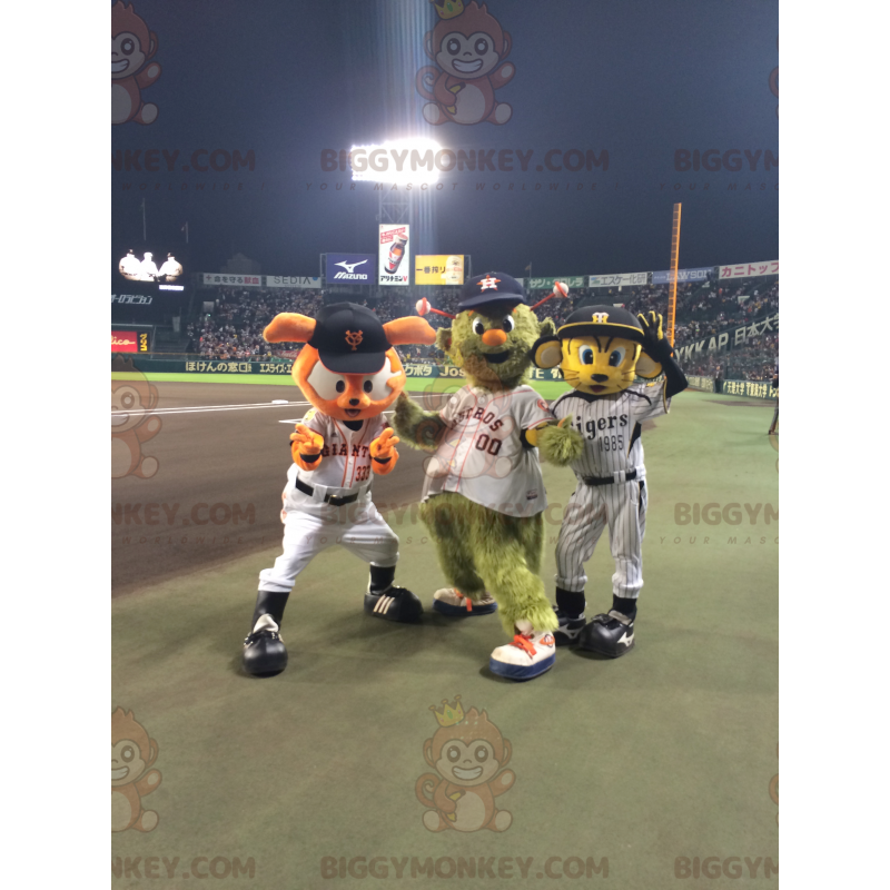 3 μασκότ του BIGGYMONKEY™, μια πορτοκαλί γάτα, ένας εξωγήινος