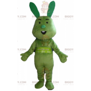 Traje de mascote engraçado e peculiar do coelho verde