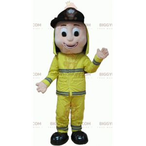 Traje de mascote de bombeiro uniformizado muito sorridente